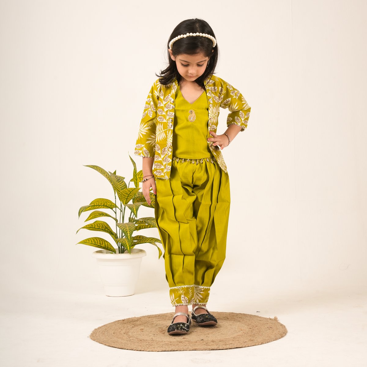 Girls Winter Night Suit 002 alternate view