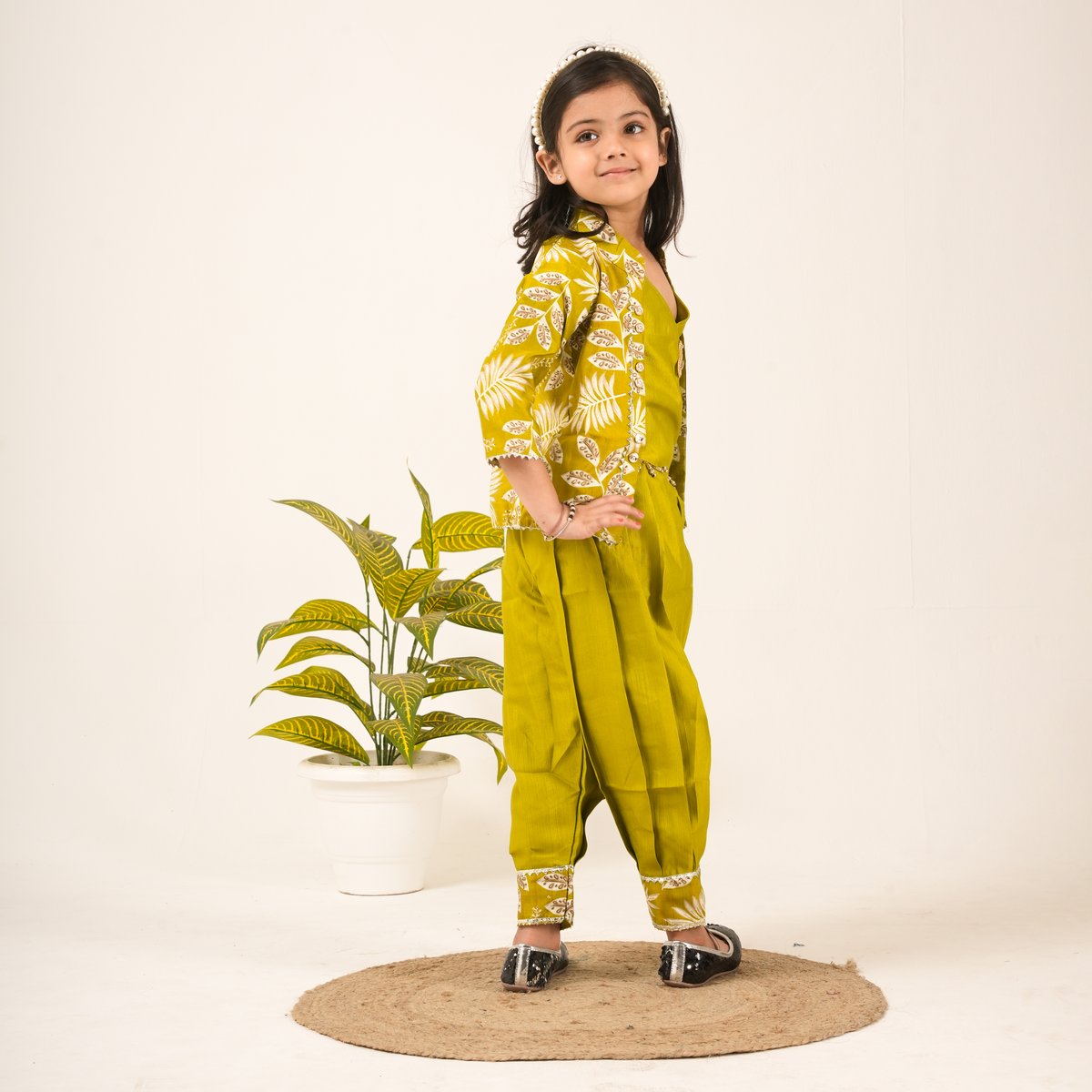Girls Winter Night Suit 002 — view 3